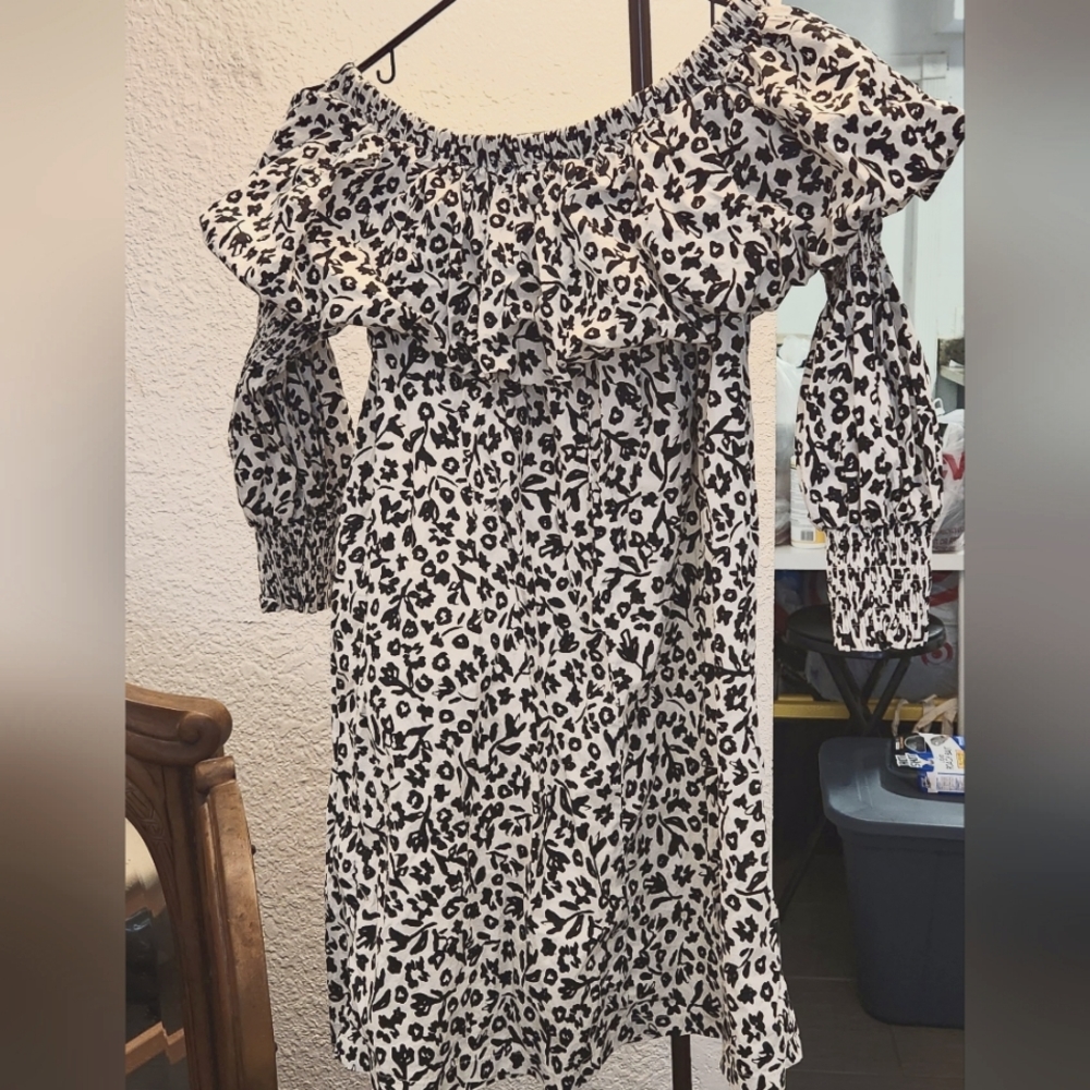 Dress - Picture 3 of 3